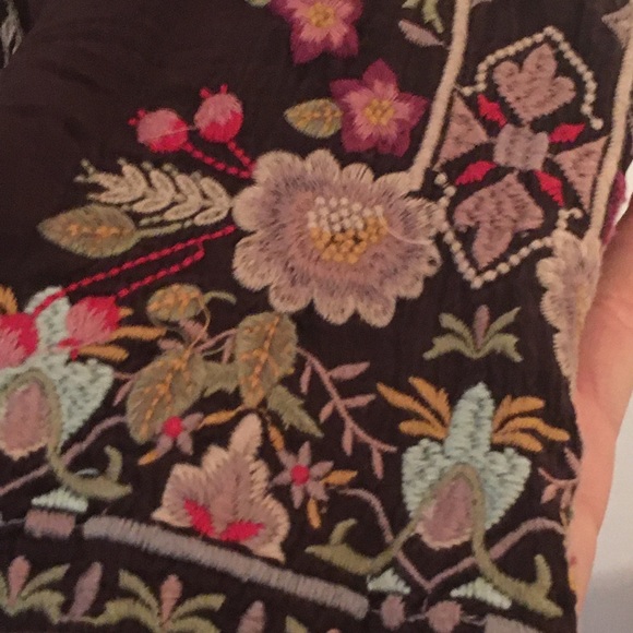 Johnny Was brown tunic blouse with pasted floral embroidery keyhole neckline S - Picture 4 of 7